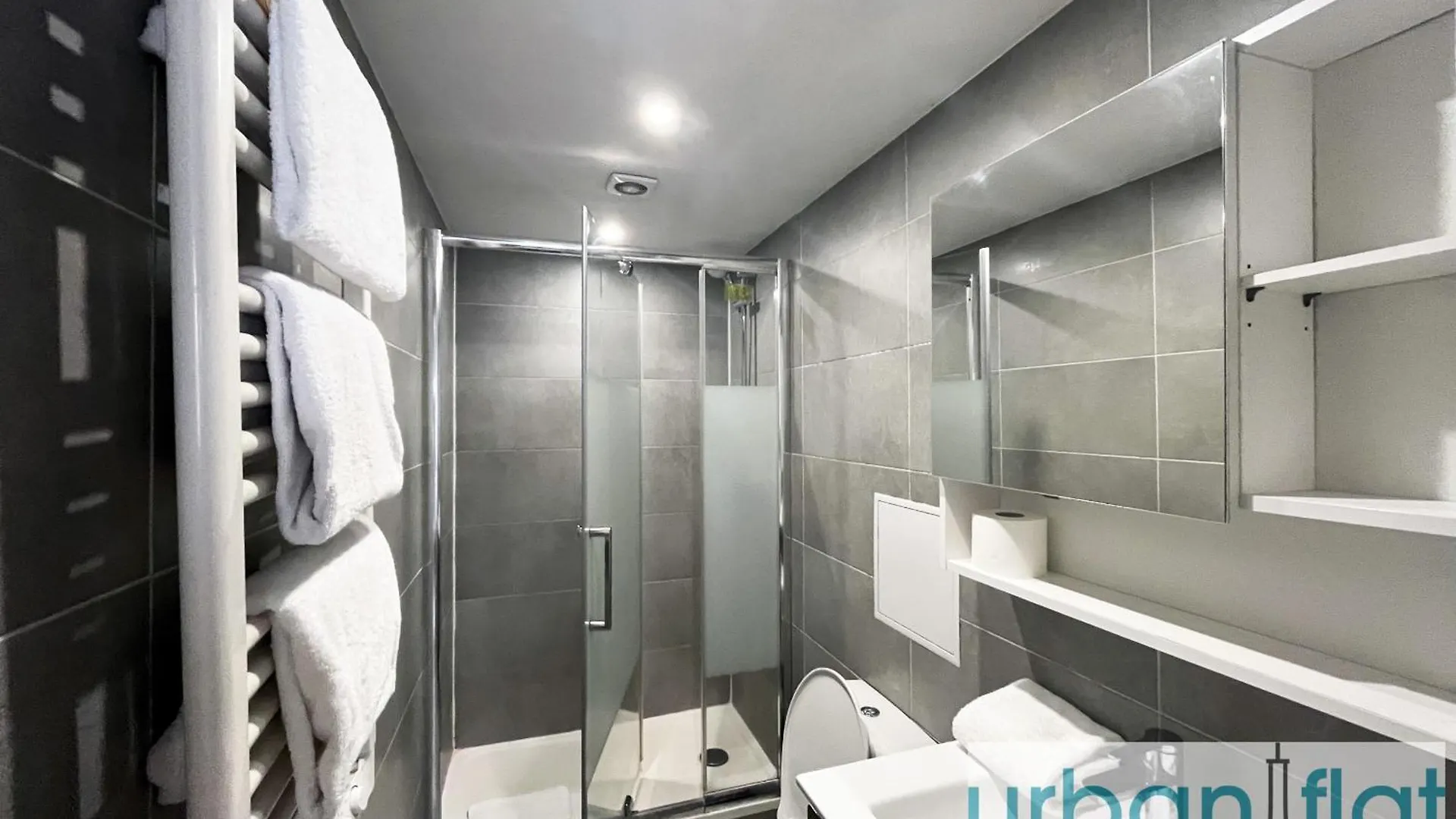 Urban Flat 13 - Pretty 2 Bedroom Parisian Flat France