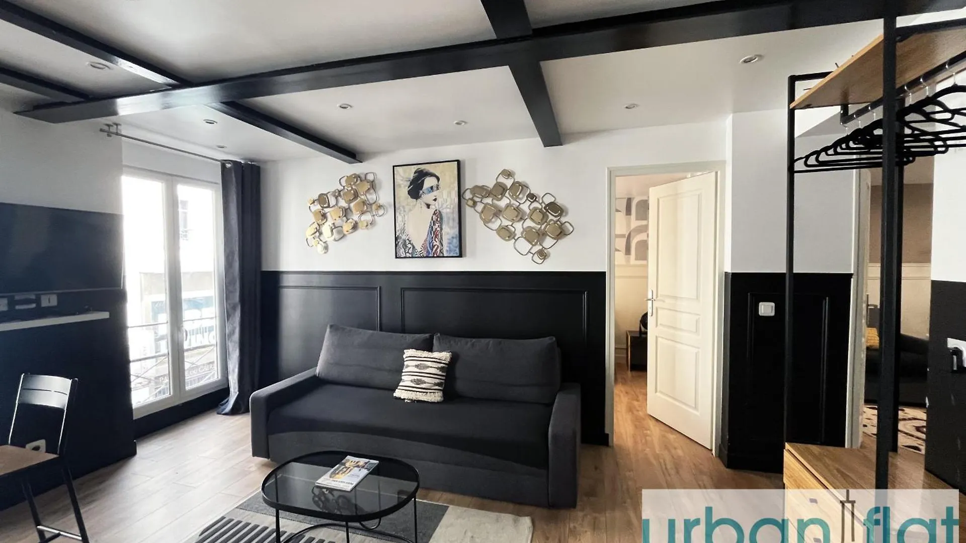 Urban Flat 13 - Pretty 2 Bedroom Parisian Flat France